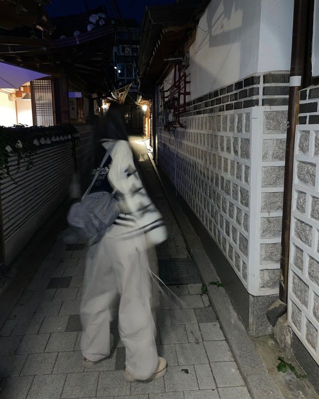 편안함과 트렌디함을 동시에 잡은 큐리의 데일리 스타일/사진=큐리 인스타그램