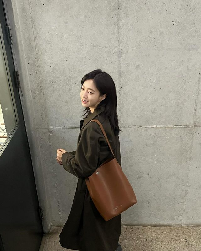 가을 무드 가득, 함은정의 세련된 코트 스타일링/사진=함은정 인스타그램