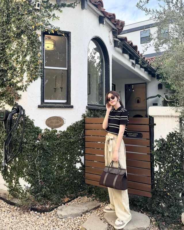 이지아, 스트라이프 티셔츠로 완성한 가을 데일리 룩/사진=이지아 인스타그램