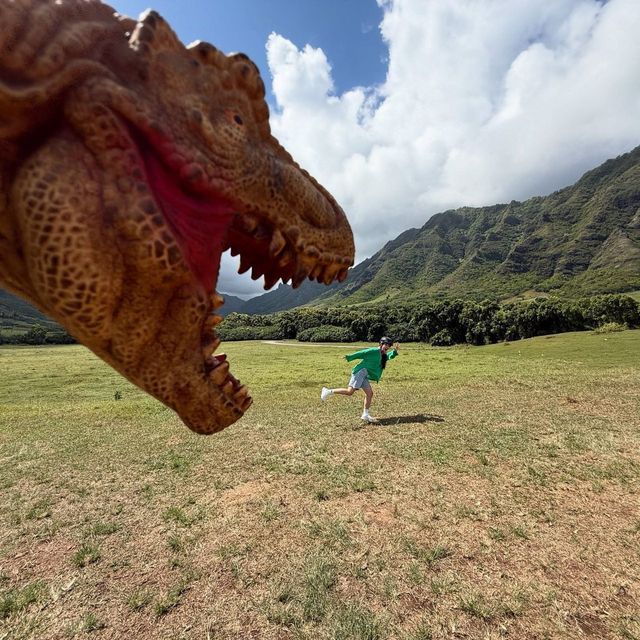 그린 컬러 셔츠와 반다나로 완성한 김승혜의 유쾌한 여행 스타일/사진=김승혜 인스타그램