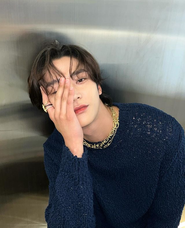 /사진=로운 인스타그램