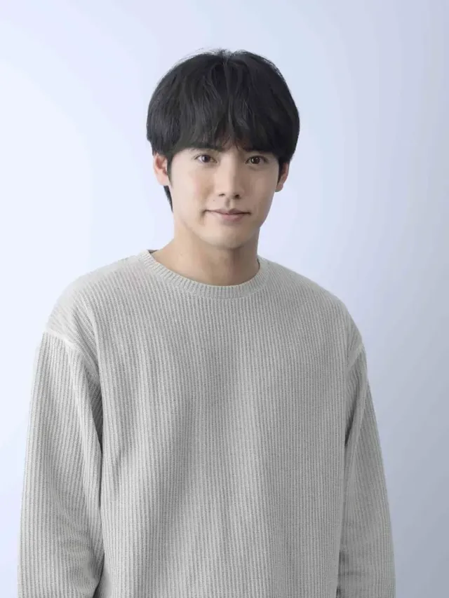 /사진=이즈나, 네이버웹툰 