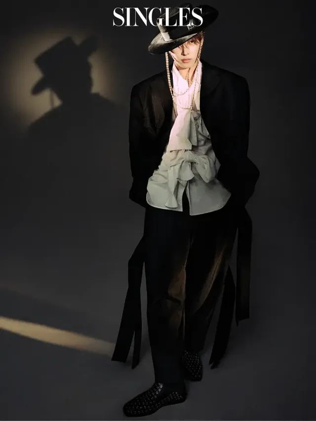 /사진=싱글즈 재팬, 에이티즈 홍중 커버 장식