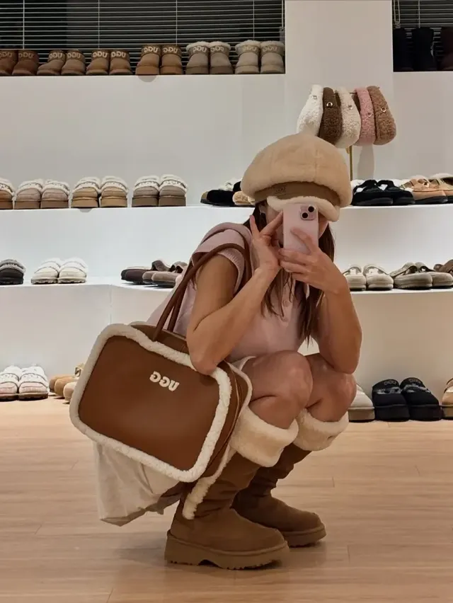 크림 퍼 베레모와 시어링 부츠, UGG 액세서리로 완성한 포근하고 감각적인 스타일링이다. /사진=맹승지 인스타그램