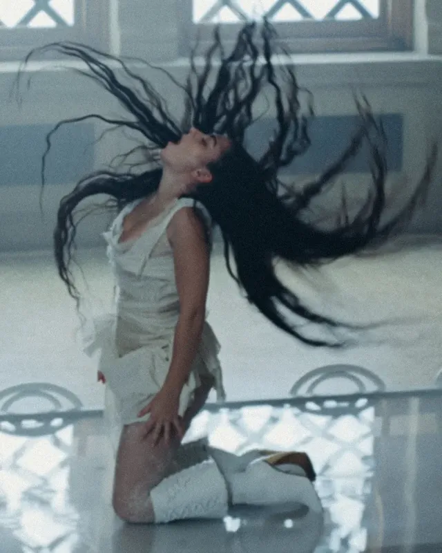 /사진=맥퀸, 셀럽 패션으로 아카이브 재조명