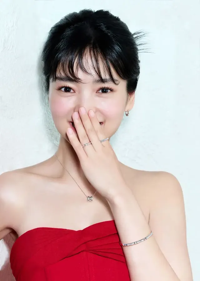 /사진=골든듀, 2025 홀리데이 컬렉션 공개