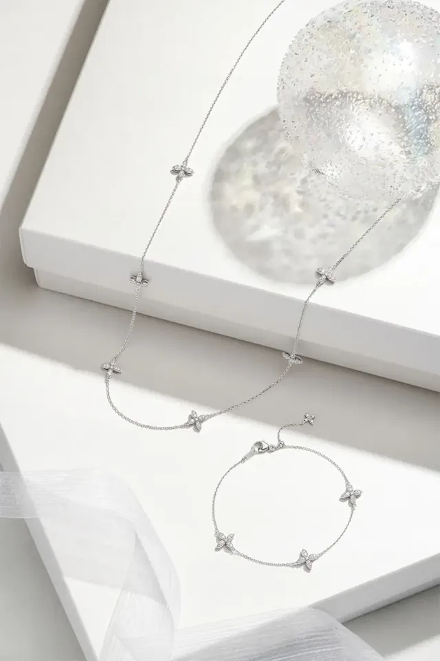 /사진=골든듀, 2025 홀리데이 컬렉션 공개