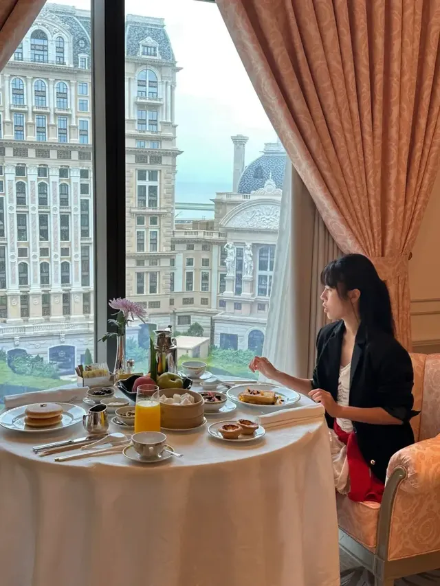 민도희가 인스타그램을 통해 공개한 호텔에서의 여유로운 조식 시간. /사진=민도희 인스타그램