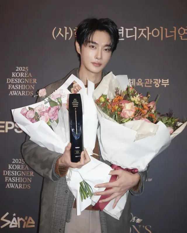 /사진=강희, 한국디자이너패션어워즈 패션모델상 수상