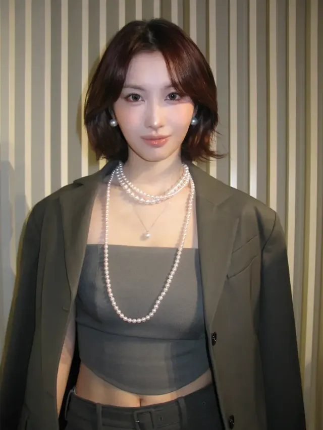 /사진=모모, 진주 레이어드로 모던 포멀룩 제안