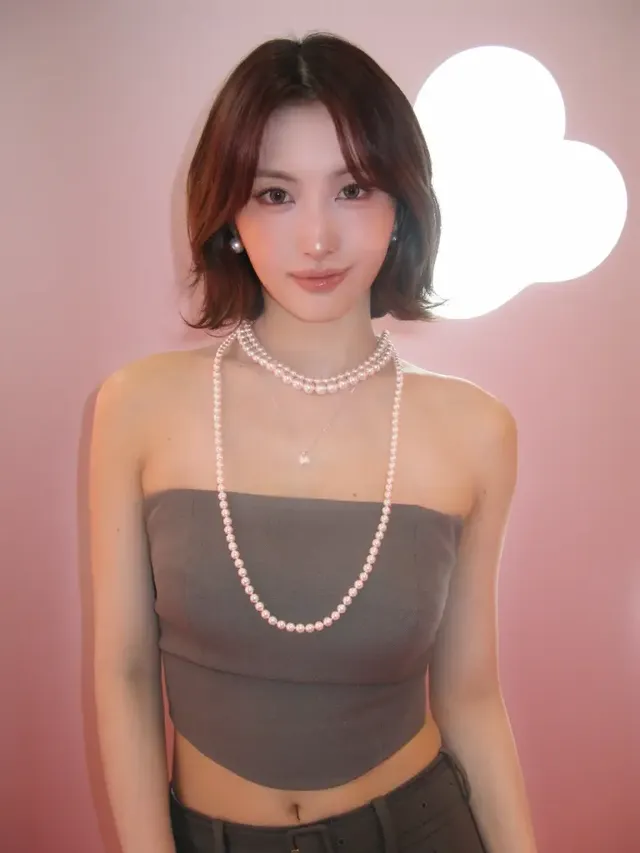 /사진=모모, 진주 레이어드로 모던 포멀룩 제안