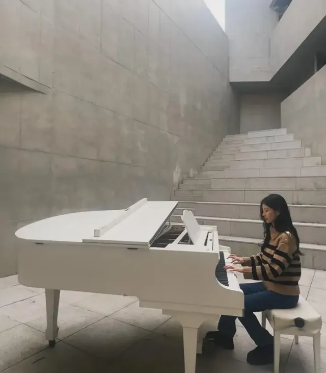 /사진=서현 겨울 니트 스타일, 미니멀리즘 트렌드 제시