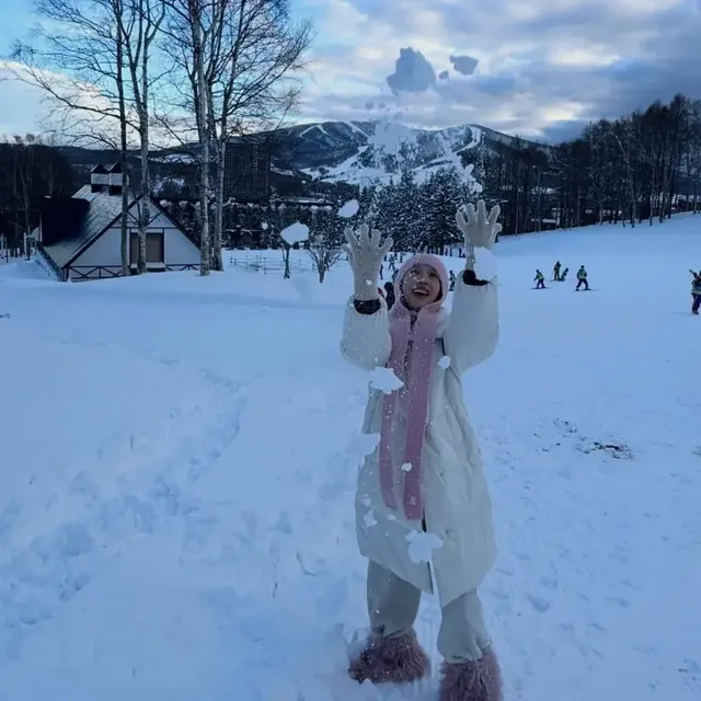 /사진=표예진, 설원 속 화이트 패딩 스타일 공개