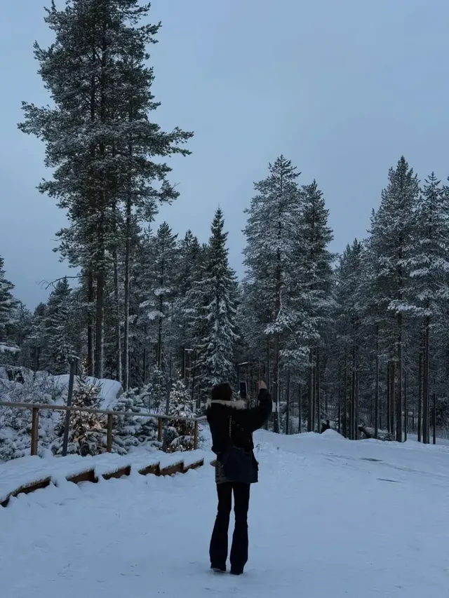 /사진=권은비, 설원 배경 겨울 패션 트렌드 선도