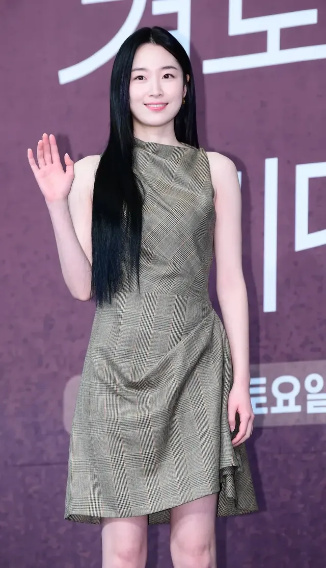 /사진=맥퀸, 배우 원지안 드레스 통해 브랜드 미학 강조