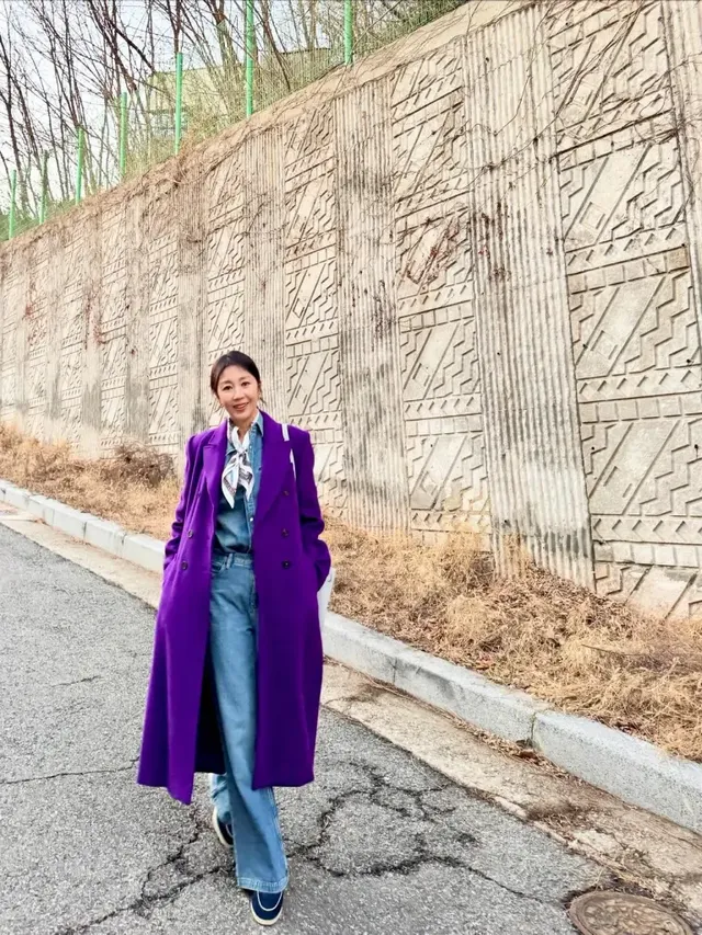 /사진=전미라, 겨울 퍼플 롱코트 활용한 데일리룩 공개
