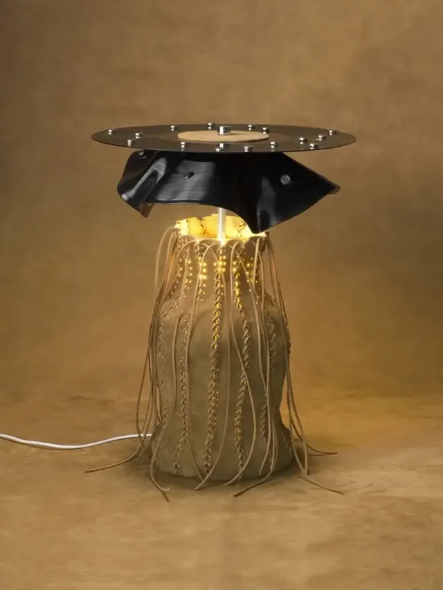 /사진=찰스앤키스, 김지순 작가와 ‘오래된 결’ 오브제 공개