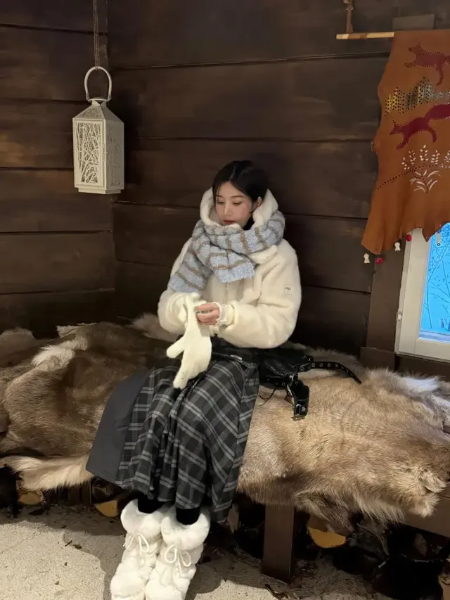 /사진=권은비, 겨울 스타일링으로 포근함 강조…개성 담은 윈터룩 제안