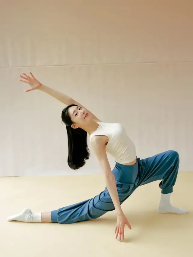 /사진=남유진, 요가웨어 스타일링 공개…미니멀 애슬레저 트렌드 제시