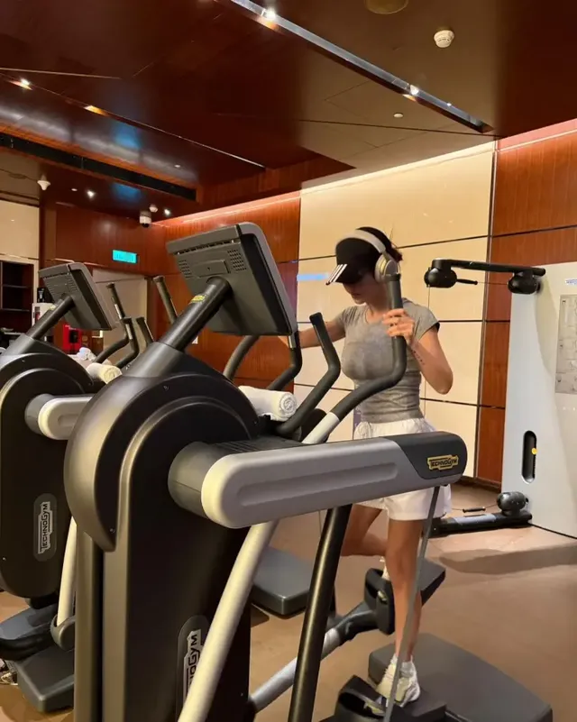 /사진=슈, 뉴트럴 톤 운동복으로 ‘본질 집중’ 스타일 제시