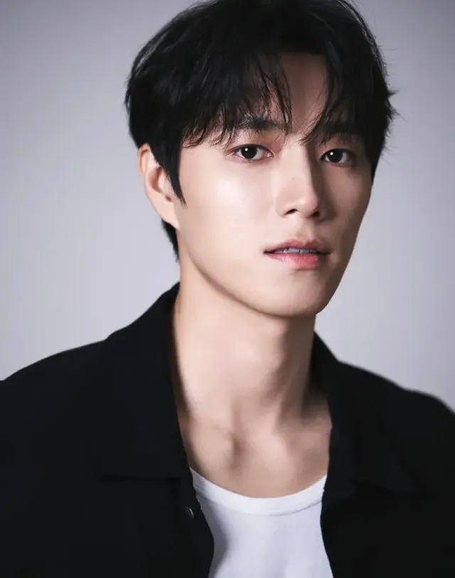 황휘, 다채로운 매력 담은 새 프로필 공개/사진=비욘드제이