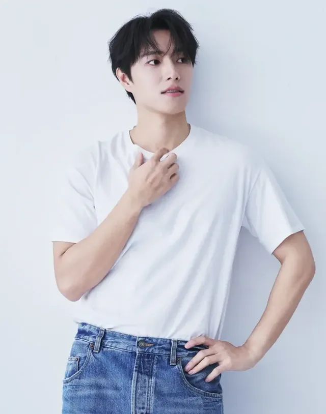 황휘, 다채로운 매력 담은 새 프로필 공개/사진=비욘드제이