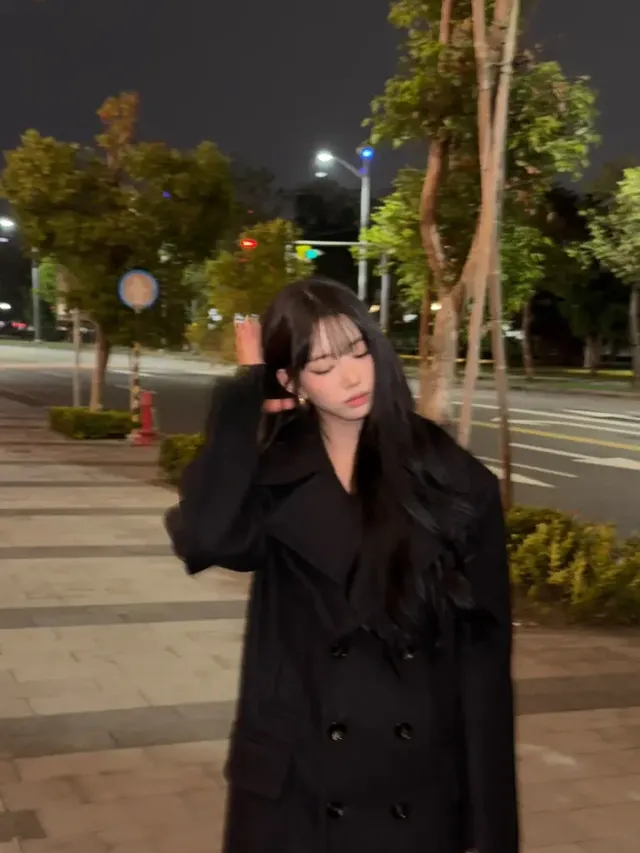 /사진=MEOVV 인스타그램