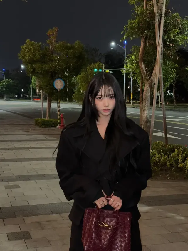 /사진=MEOVV 인스타그램