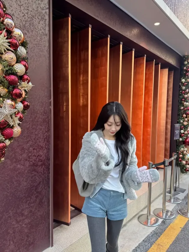 /사진=경리, 퍼 재킷 활용 겨울 하이엔드 캐주얼 제안