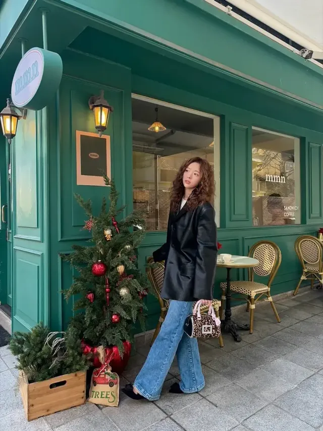 /사진=채수빈, 레더 재킷 스타일로 겨울 패션 트렌드 제안