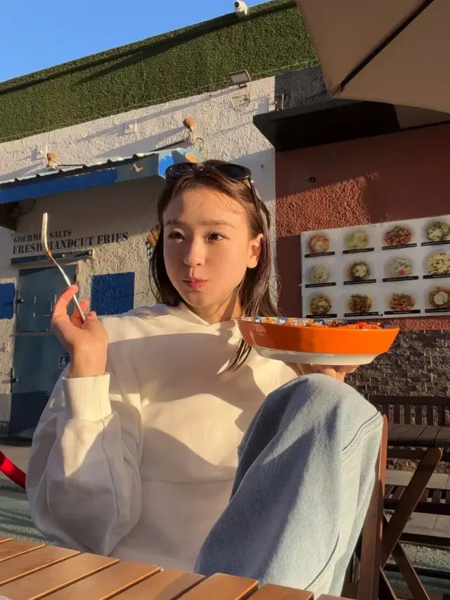 /사진=손연재, 미니멀 캐주얼로 겨울 데일리룩 제시