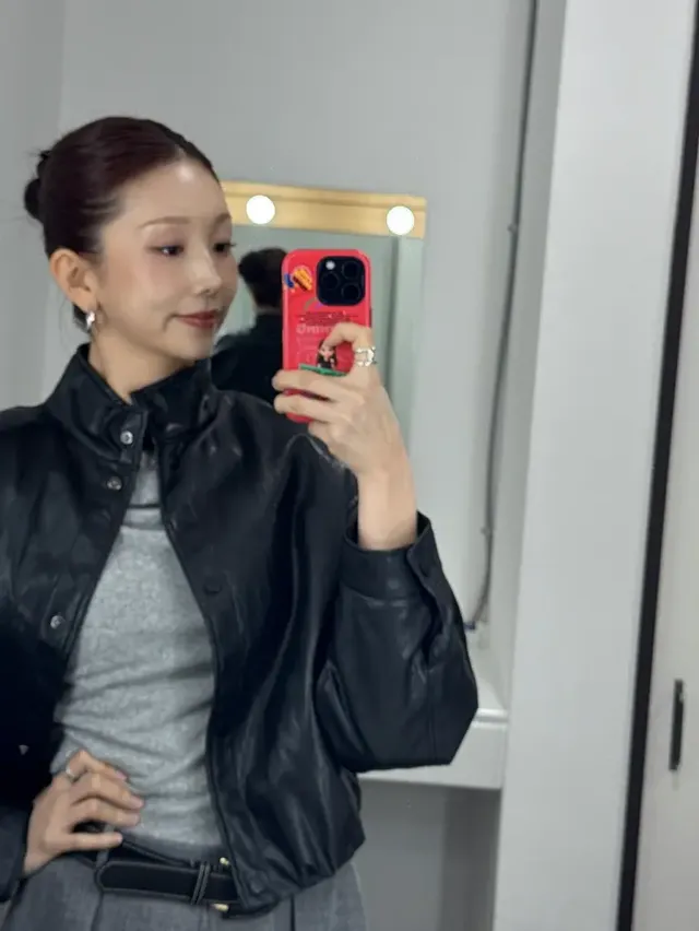 /사진=케이시, 콘서트 대기실 패션 공개... 미니멀 레더 스타일 주목