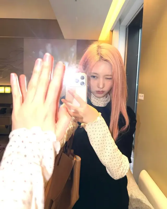 /사진=가을, 블랙 룩으로 제안한 겨울 스타일링