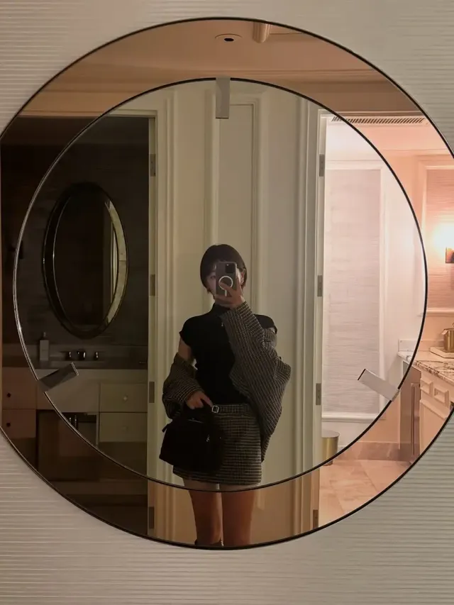 /사진=고원희, 라스베이거스서 체크 미니멀룩 선보여