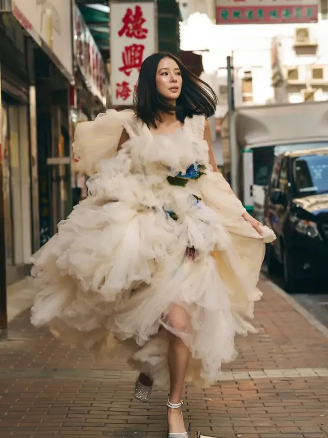 /사진=아이린, 홍콩 거리에서 선보인 드라마틱 튈 드레스 화보