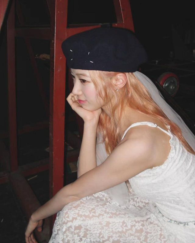 /사진=카즈하 인스타그램