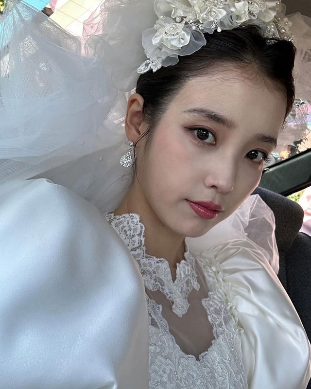 사진=아이유 SNS