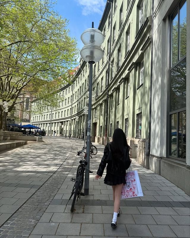 /사진=윤채경 인스타그램