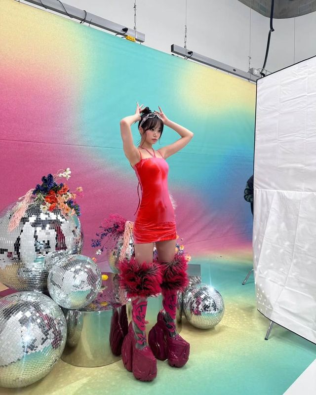 /사진=르세라핌 김채원 인스타그램