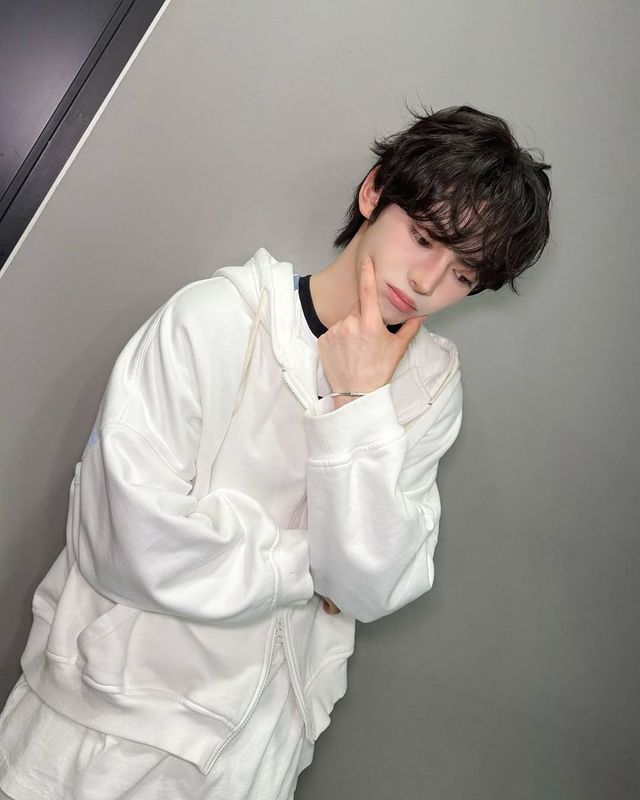 /사진=투어스 인스타그램