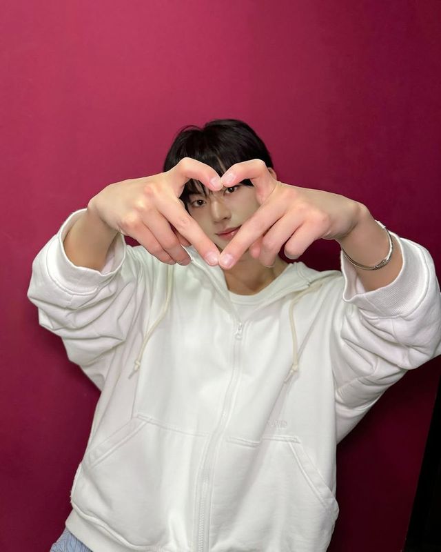 /사진=투어스 인스타그램