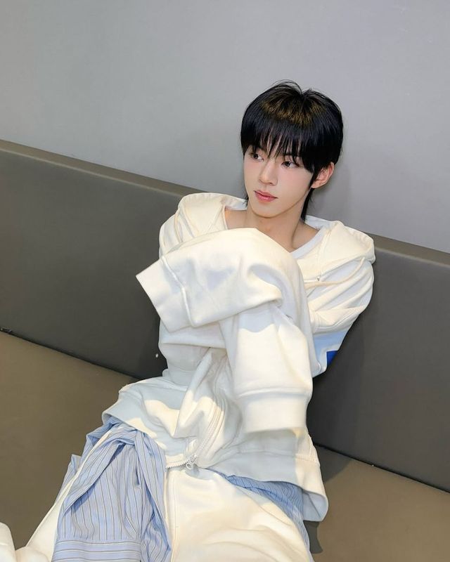 /사진=투어스 인스타그램