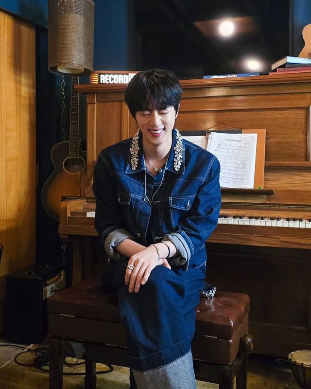 /사진=진(BTS) 인스타그램