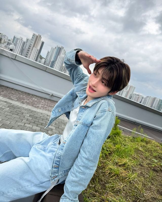 /사진=투어스 인스타그램