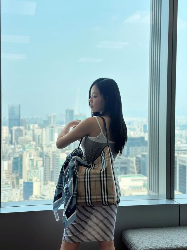 /사진=비비 인스타그램