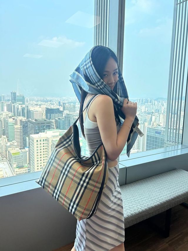 /사진=비비 인스타그램