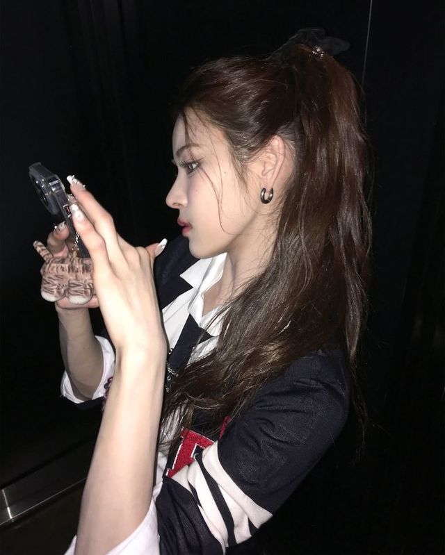 /사진=이즈나 인스타그램