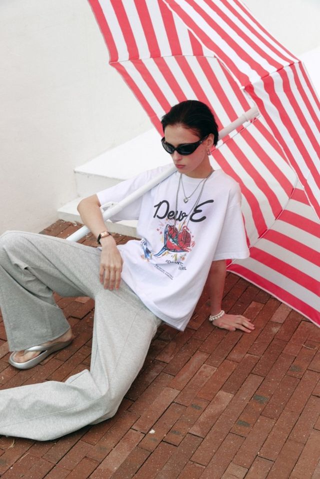 /사진=듀이듀이(DEW E DEW E)