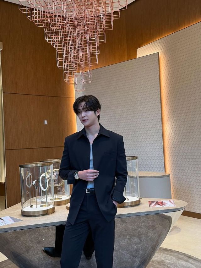 /사진=로운 인스타그램