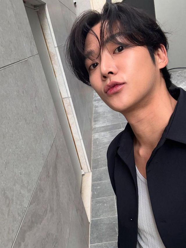 /사진=로운 인스타그램